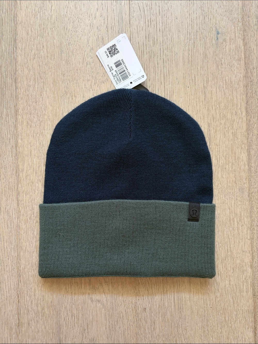 NWT chill fighter beanie true navy/smoked spruce size s/m lululemon